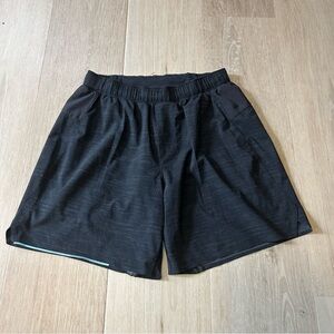 Lululemon 6" Shorts With Lineer Mens sz S